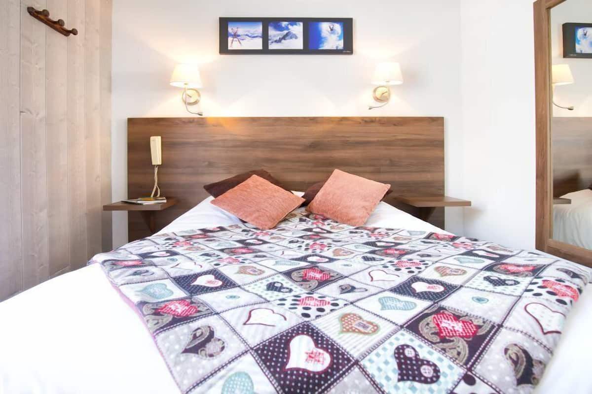 Classic Double Room Single Use | In-room safe, desk, blackout curtains, free WiFi
