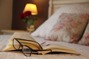 Free cots/infant beds, free WiFi, bed sheets