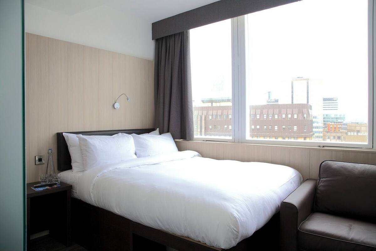 Double Accessible Room | 办公桌、笔记本电脑工作区、隔音、熨斗/熨板
