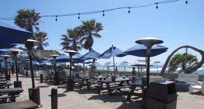 2 Bedroom Townhome 2 Mins. to the Beach