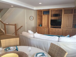 Townhome, 2 Bedrooms, 2 Queens and 1 Sofa Bed | Area keluarga