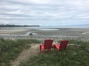 Beach nearby - Kye Bay B&B (Comox)