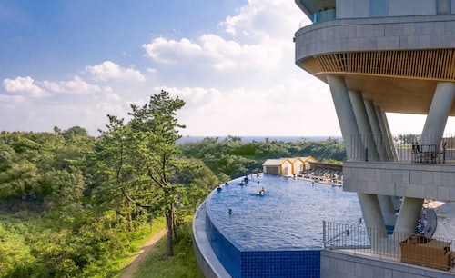 ヒドゥン クリフ ホテル & ネイチャー