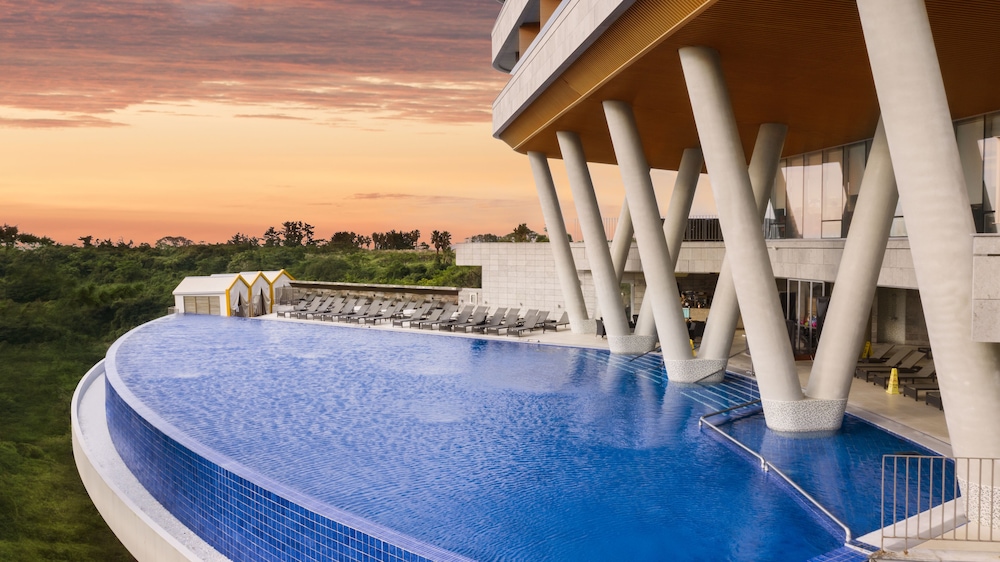 Hidden Cliff Hotel & Nature by null