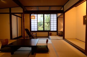 Japanese-Style Twin Room with Toilet (Organic Vegetarian Diet Only) | In-room safe, desk, free WiFi - Yojokan Haru no Hikari (Hakone)