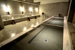 Public bath - Yojokan Haru no Hikari (Hakone)