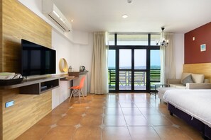 Deluxe-herbergi með tvíbreiðu rúmi - svalir | Rúmföt af bestu gerð, rúm með „pillowtop“-dýnum, sérvalin húsgögn