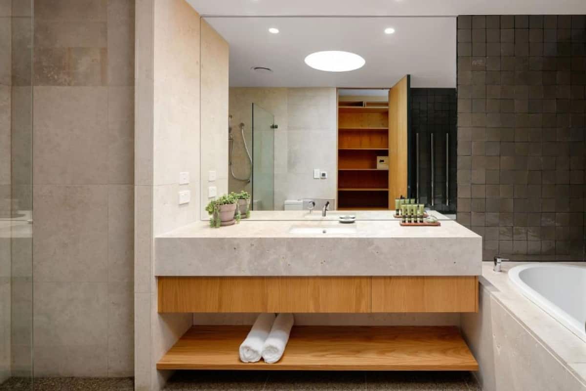 pavilion penthouse | bathroom | free toiletries, slippers, towels