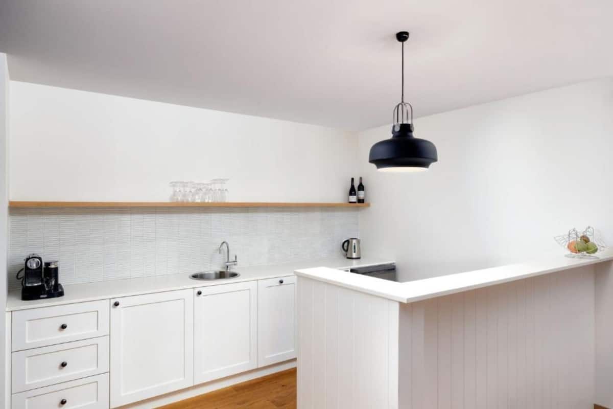 pavilion penthouse | private kitchen | electric kettle, cookware/dishes/utensils