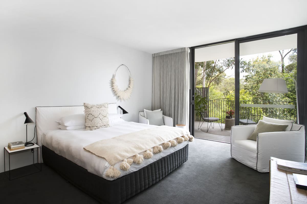 pavilion penthouse | 1 bedroom, in-room safe, individually decorated, individually furnished