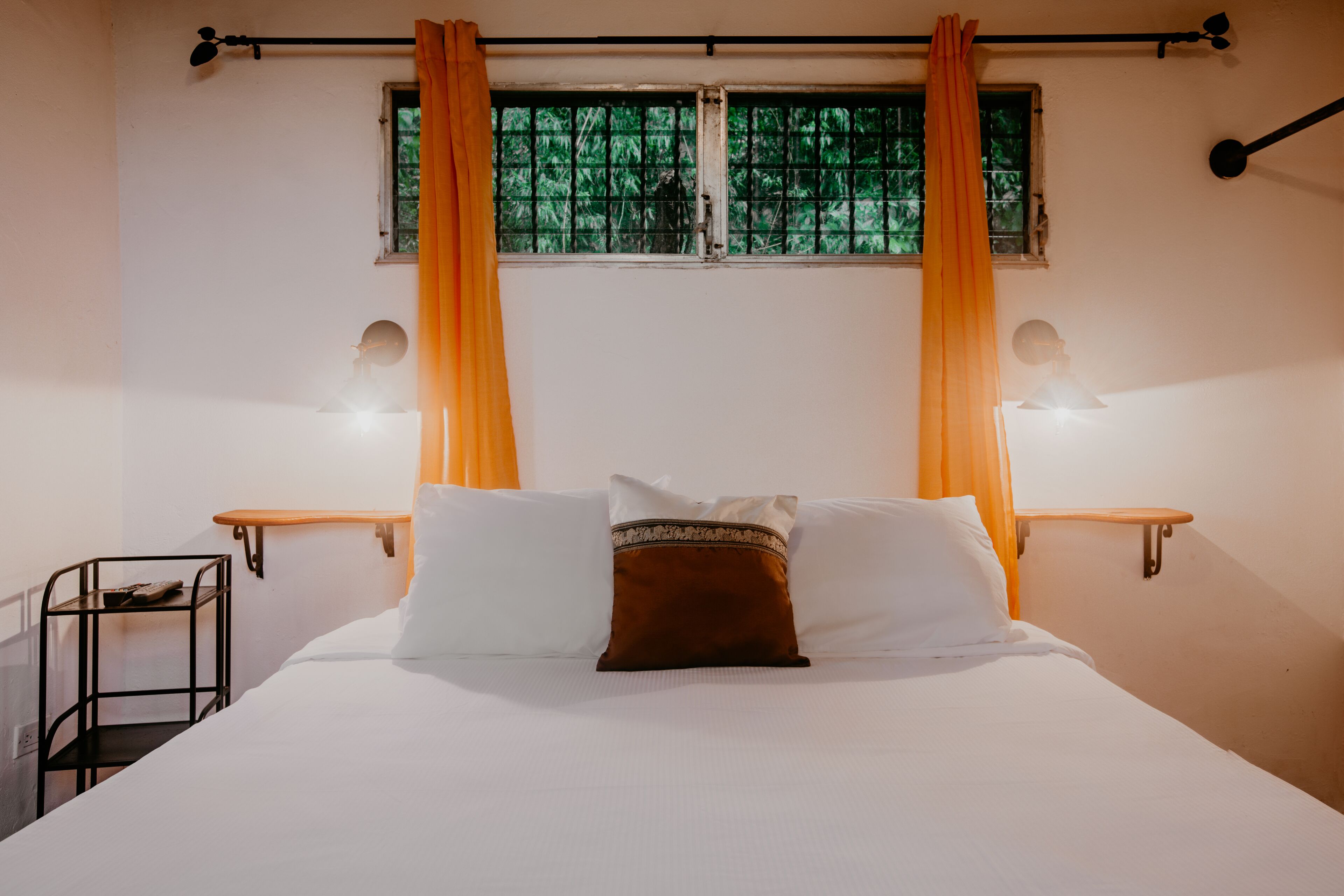 standard double room, 1 queen bed | 1 bedroom, premium bedding, in-room safe, iron/ironing board