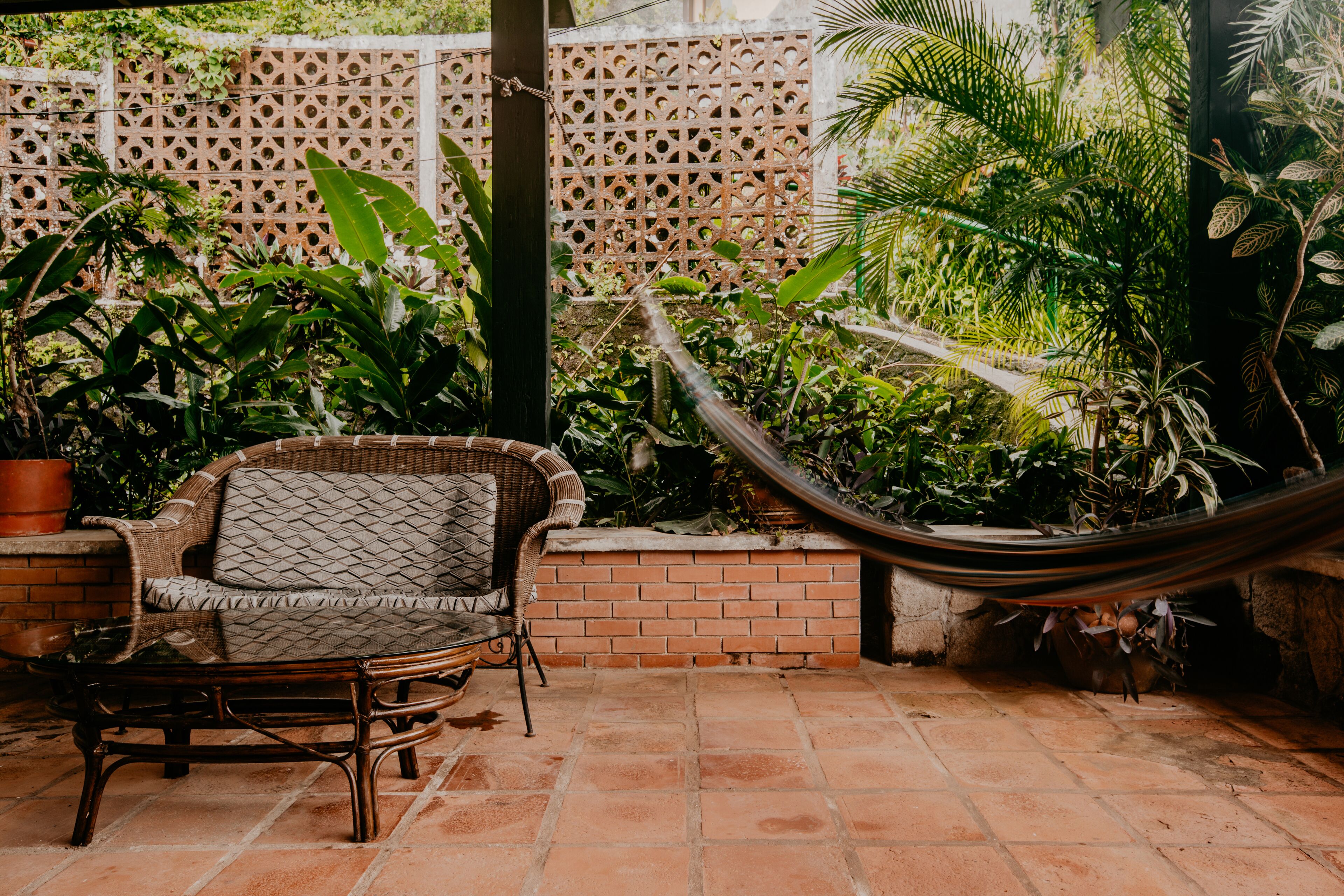 classic double room, 1 queen bed | garden view