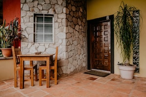 Exterior - The Golden Frog Inn (El Valle de Anton)