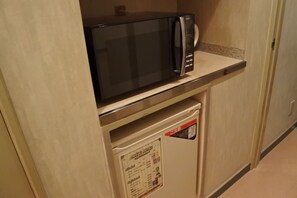 Chambre Double Standard, vue fleuve (Single Use) | Micro-ondes