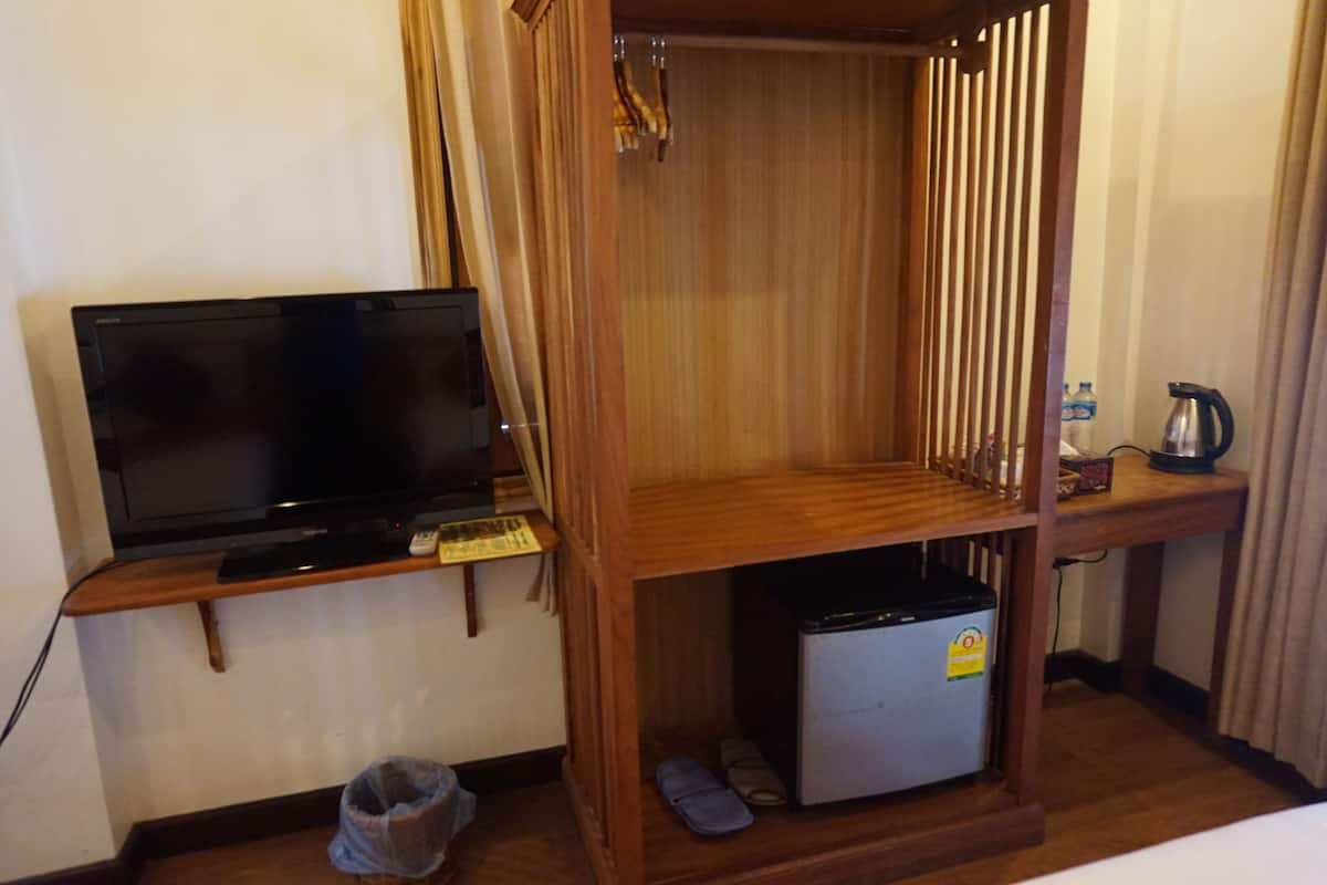In-room safe, free WiFi