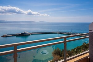 Χρηματοκιβώτιο στο δωμά τιο, μοναδική διακόσμηση, γραφείο 