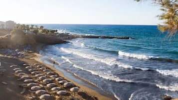 Una spiaggia nelle vicinanze