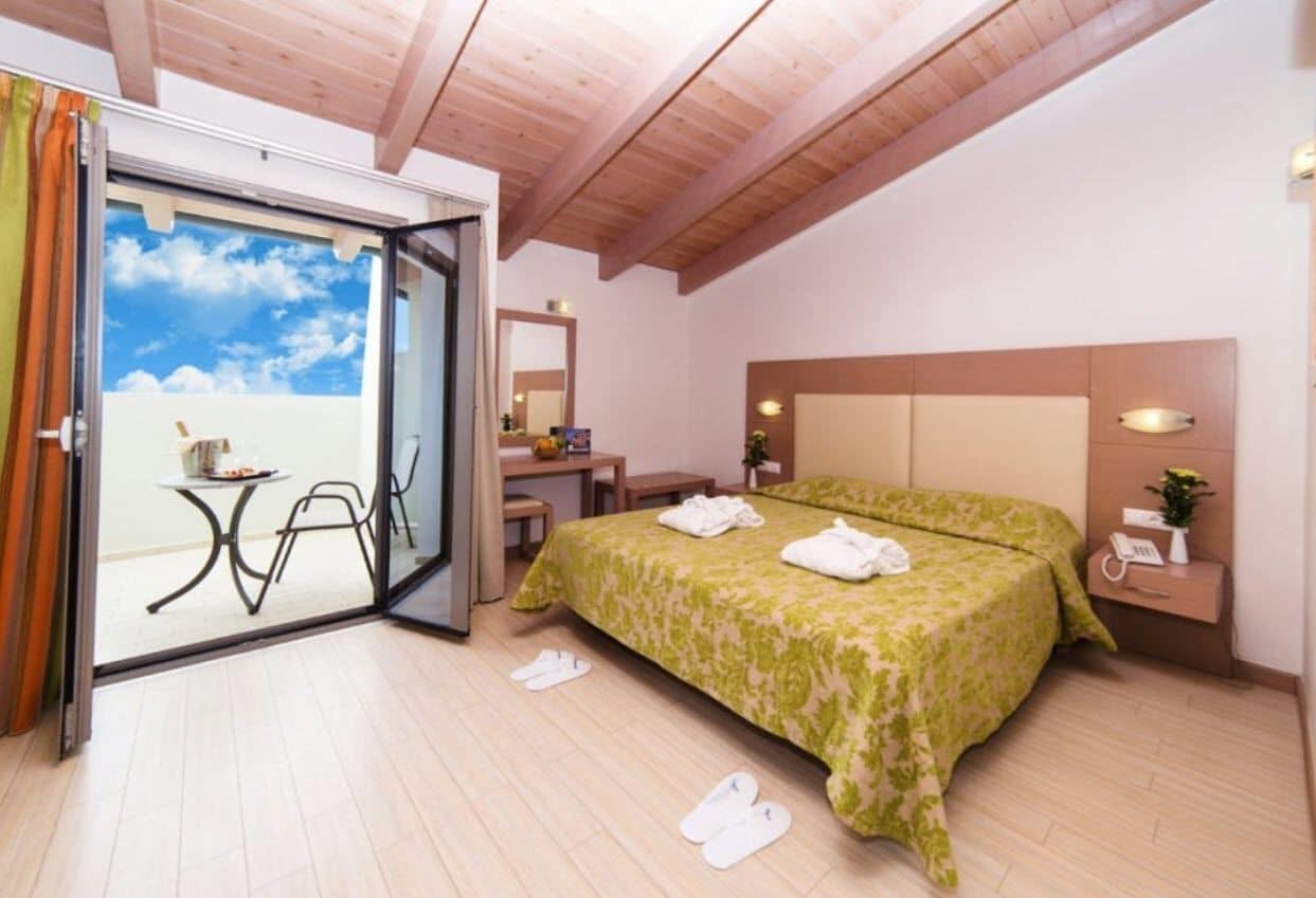 family suite, 1 bedroom, partial sea view | in-room safe, soundproofing, free cots/infant beds, free wifi