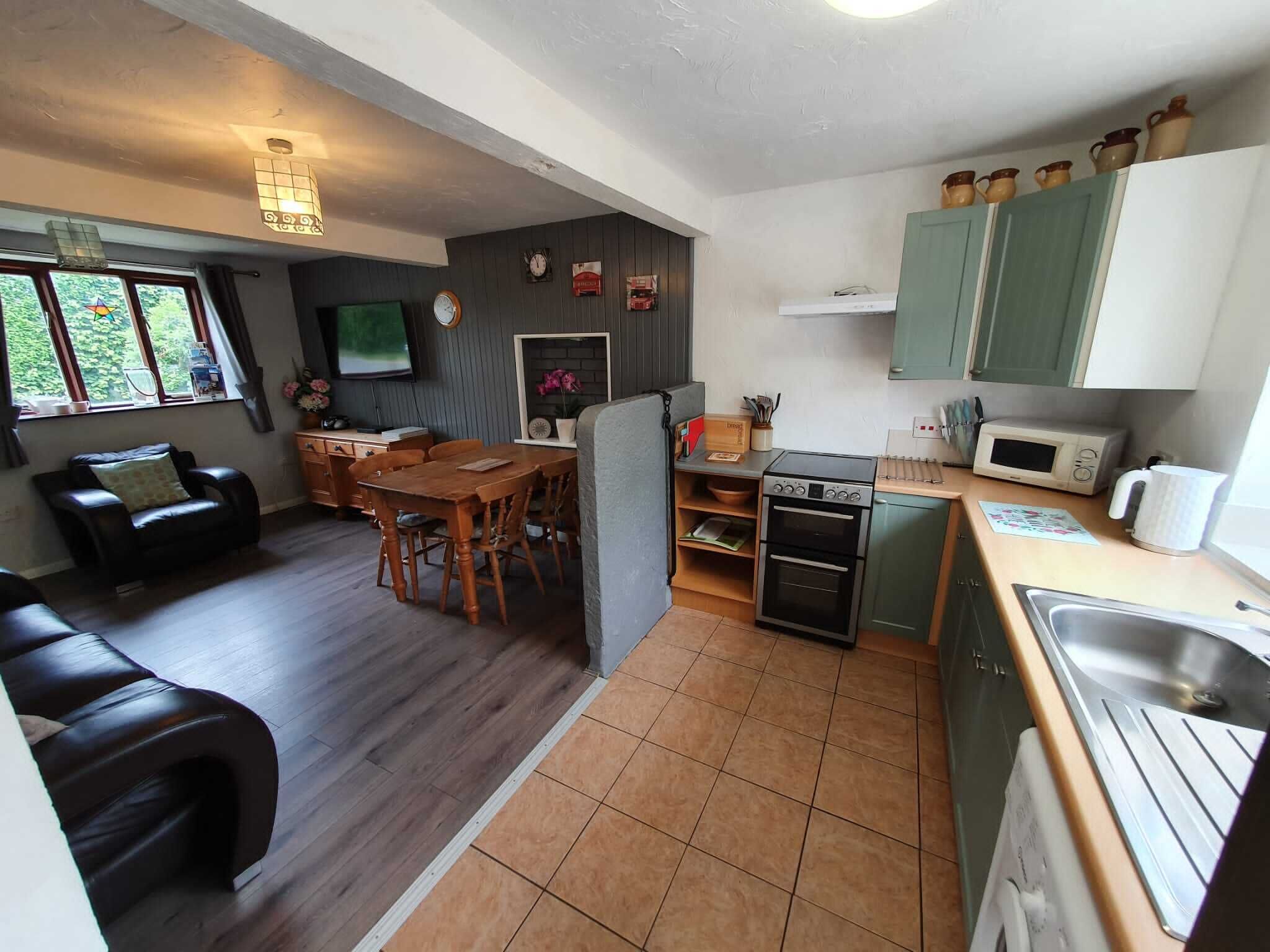 Cottage, Private Bathroom (The Shippon) | Dapur peribadi | Kerusi tinggi 