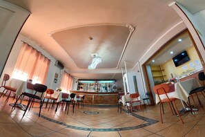 Free daily buffet breakfast - Hotel Martini (Casavatore)