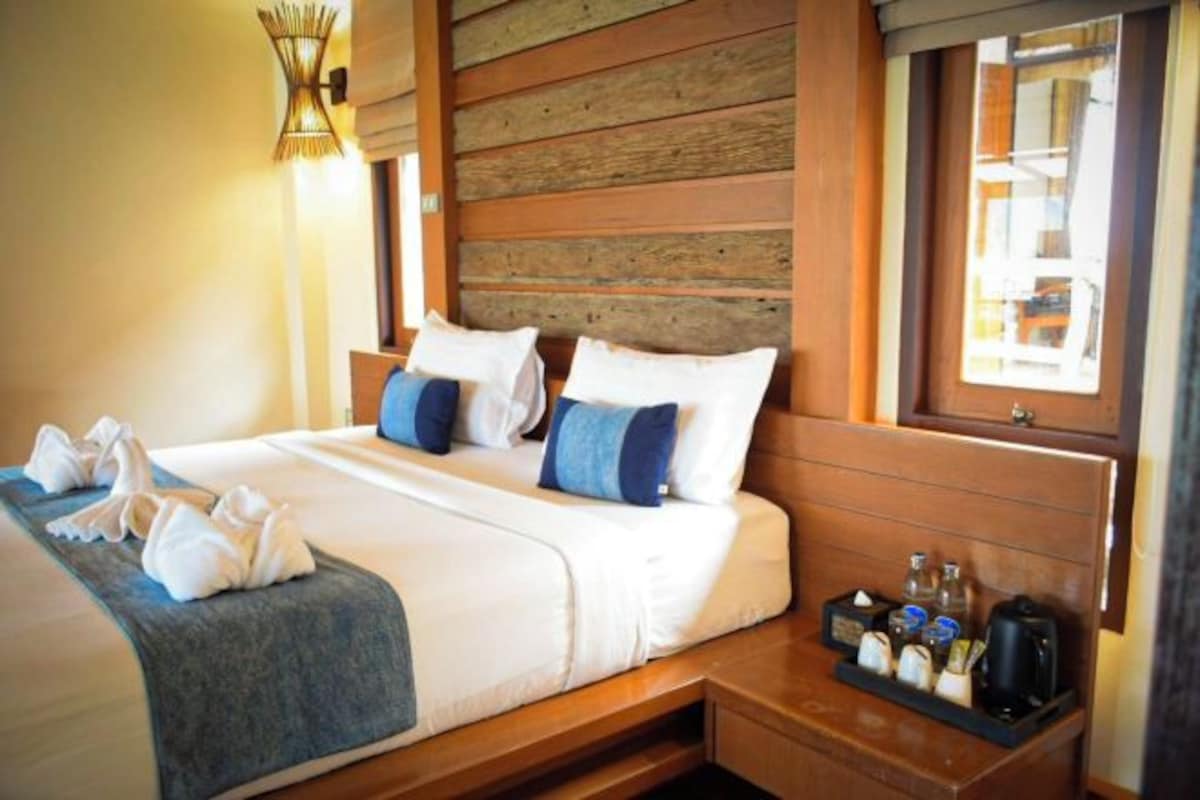 Cortinas blackout, Wi-Fi de cortesia, roupa de cama
