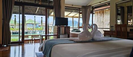 Junior VIP | Beach/ocean view