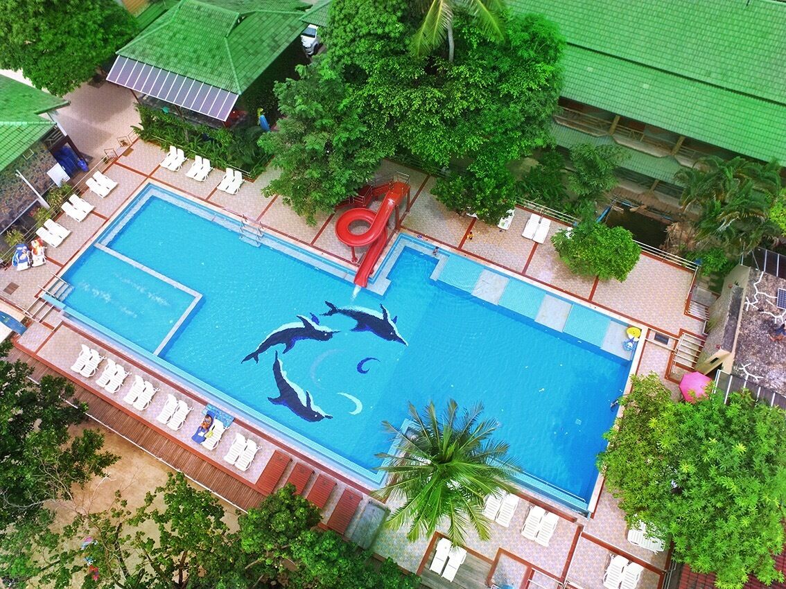 泳池