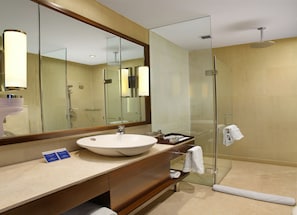 Amenidades de baño gratuitas y toallas