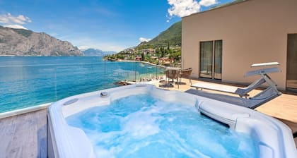 Hotel Castello Lake Front