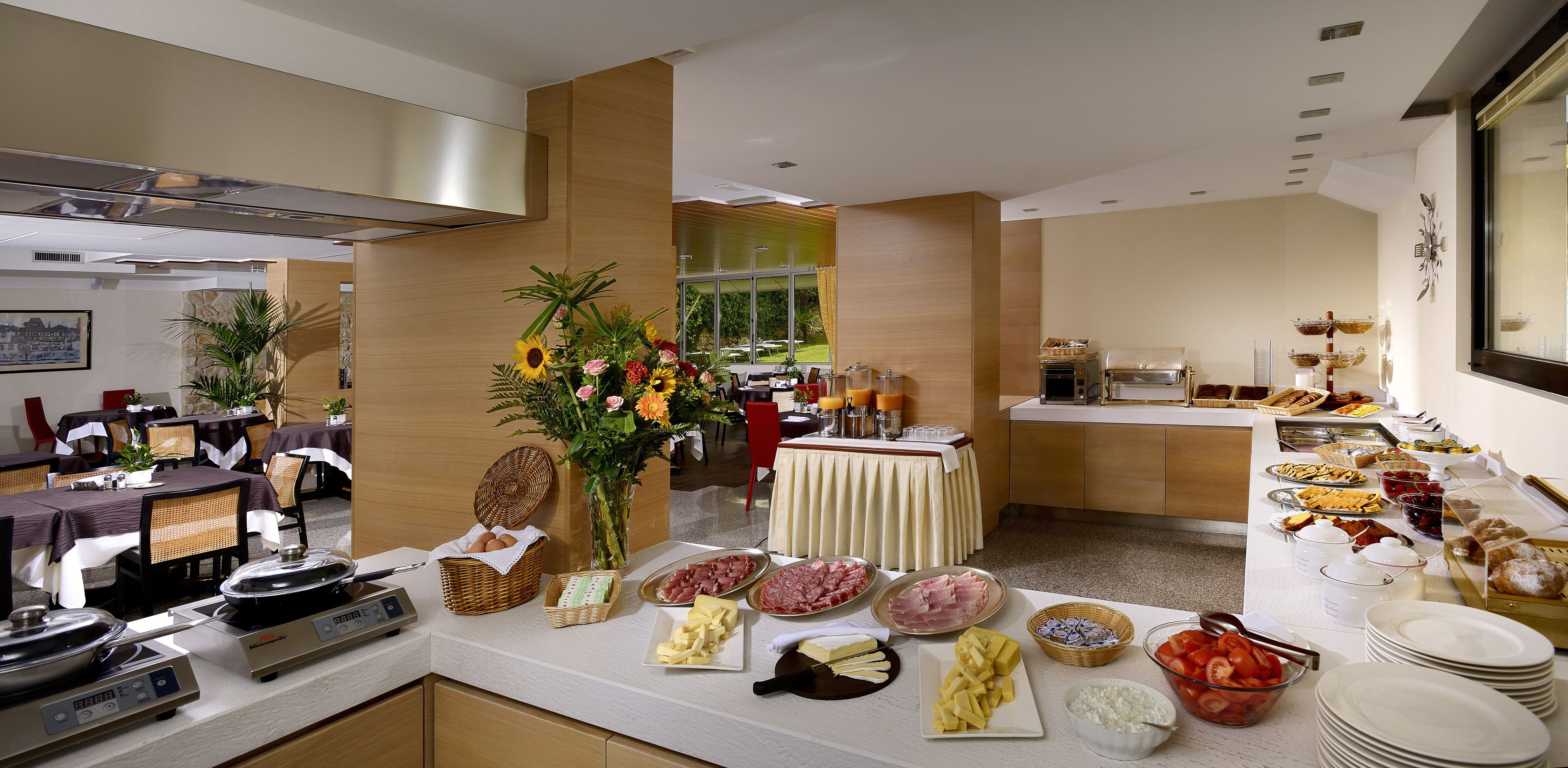 daily buffet breakfast (eur 30 per person)