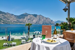Rooftop bar - Hotel Castello Lake Front (Malcesine)