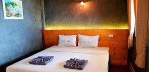 Minibar, rollaway beds, free WiFi