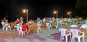 Frokost, lunsj og middag serveres, sjømat 