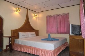 Standard Double Room  | 迷你吧、折叠床/加床（额外收费）、免费 WiFi