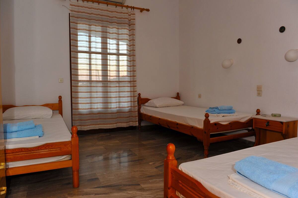 Triple Room, Sea View | Cribs (free), WiFi (free)
