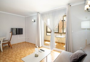 Studio, City View | Soundproofing, rollaway beds, free WiFi, wheelchair access