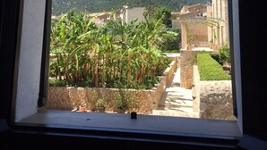 Standard Double or Twin Room, Mountain View | Mountain view - El Nido Alaro (Alaro)