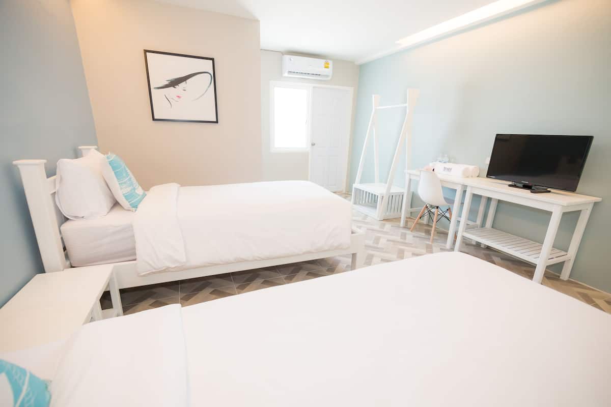 Standard Twin Room with Balcony | In-room safe, free WiFi, bed sheets