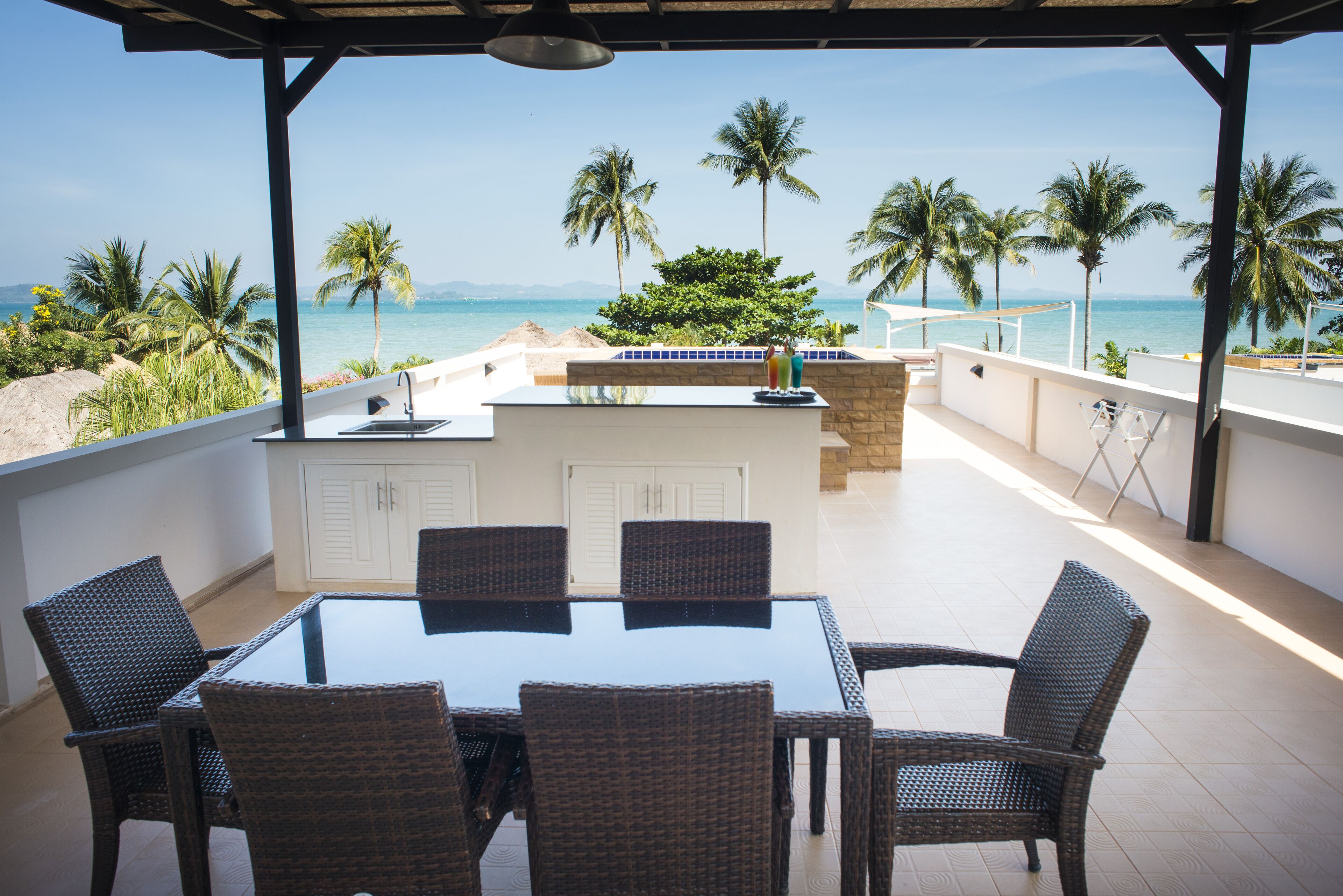 Villa familiar | Zona de estar | Televisión de pantalla plana de 24 pulgadas con canales por cable