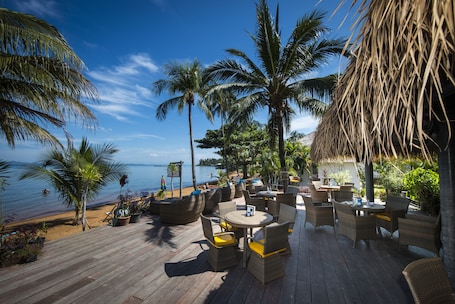 Breakfast, lunch and dinner served . Serenity Resort