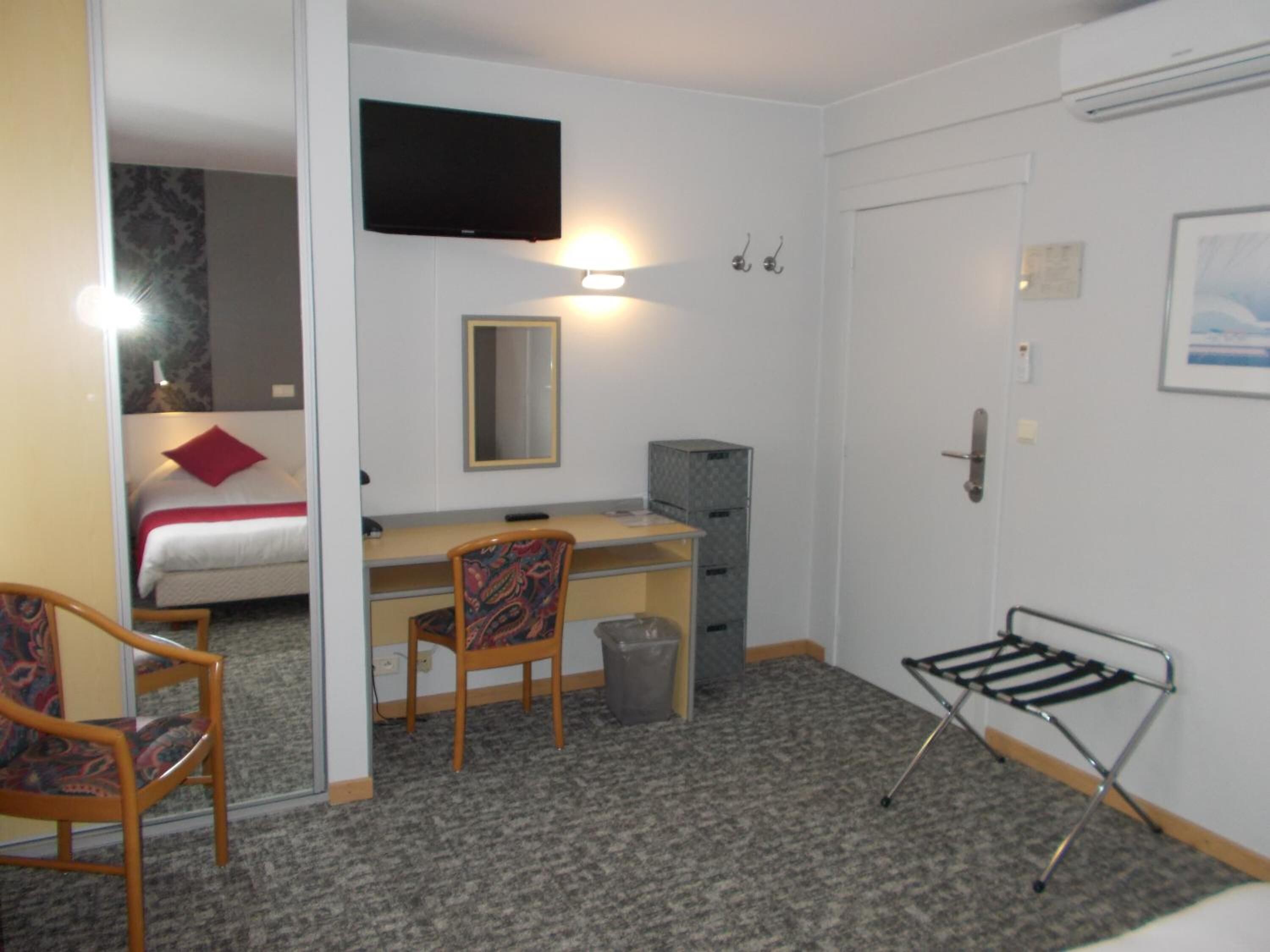 in-room safe, desk, free cots/infant beds, free wifi