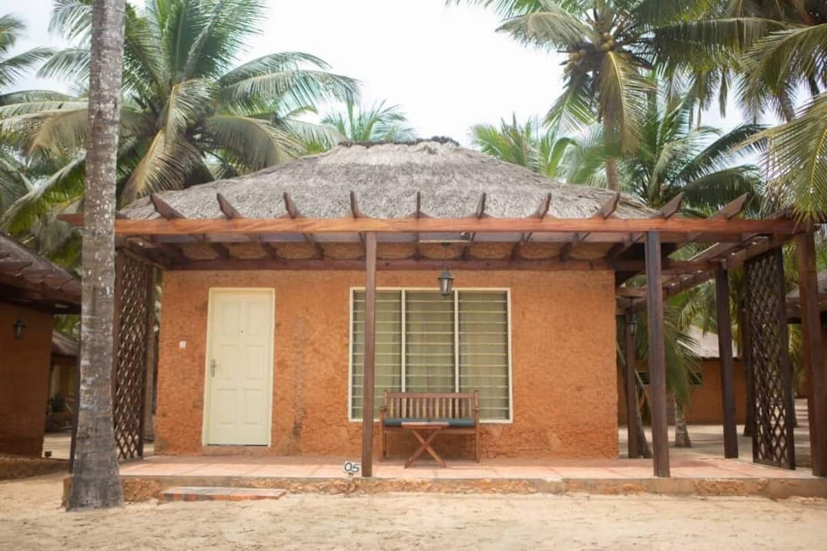 Suite, Beach View | Pillowtop beds, in-room safe, desk, free rollaway beds