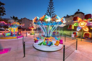 Children’s play area – outdoor