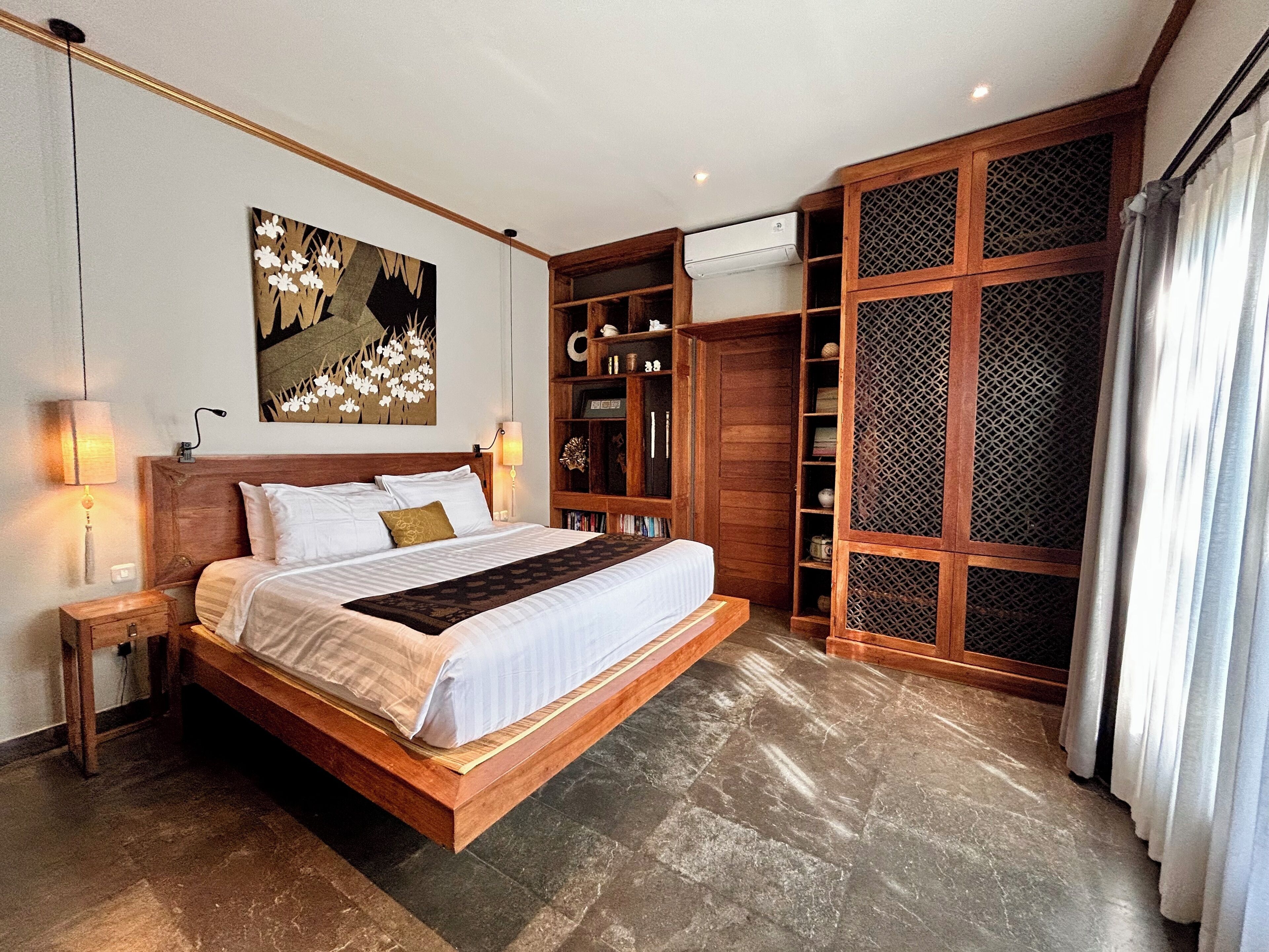 Premium bedding, Tempur-Pedic beds, minibar, in-room safe