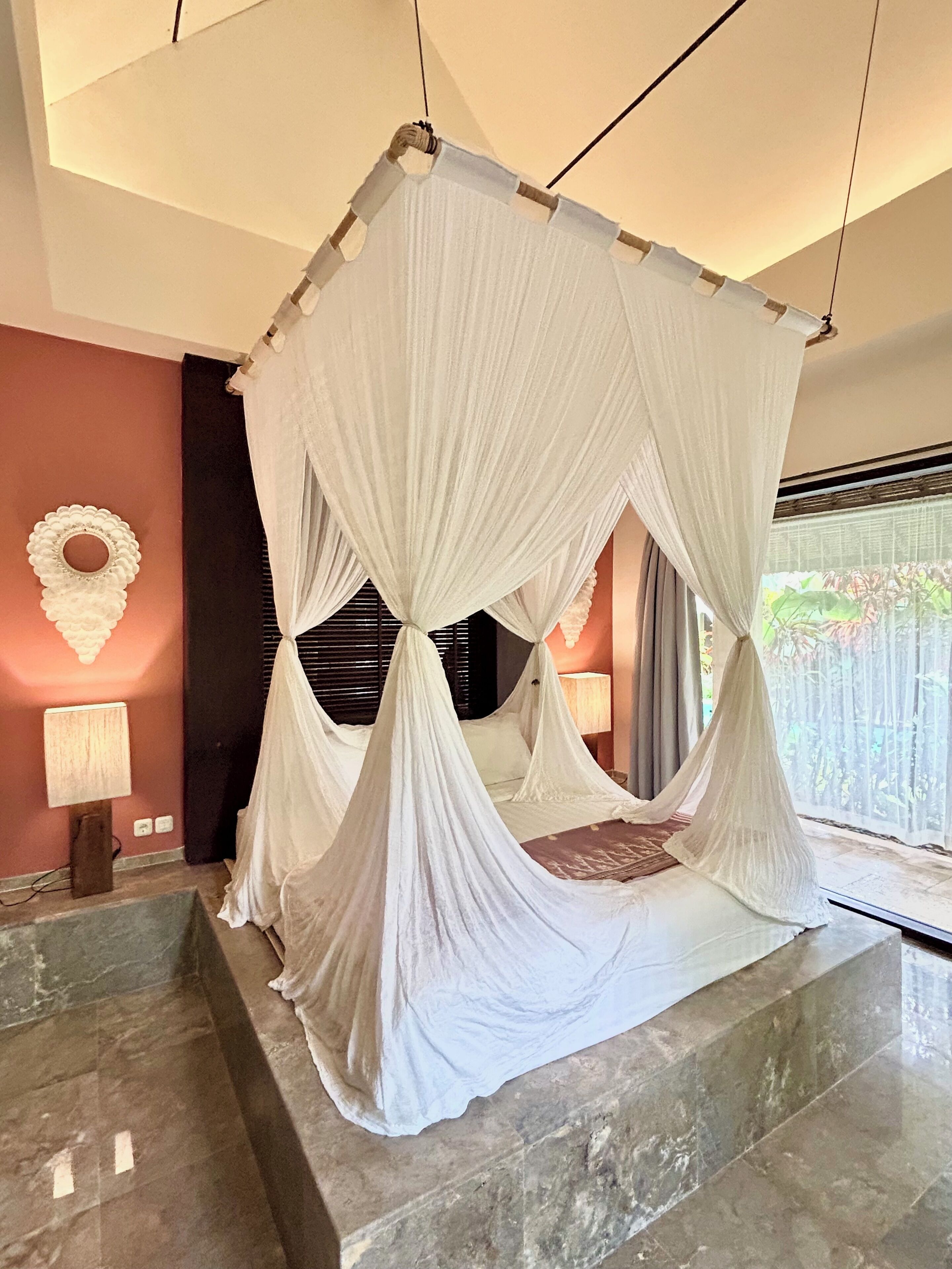 Premium bedding, Tempur-Pedic beds, minibar, in-room safe