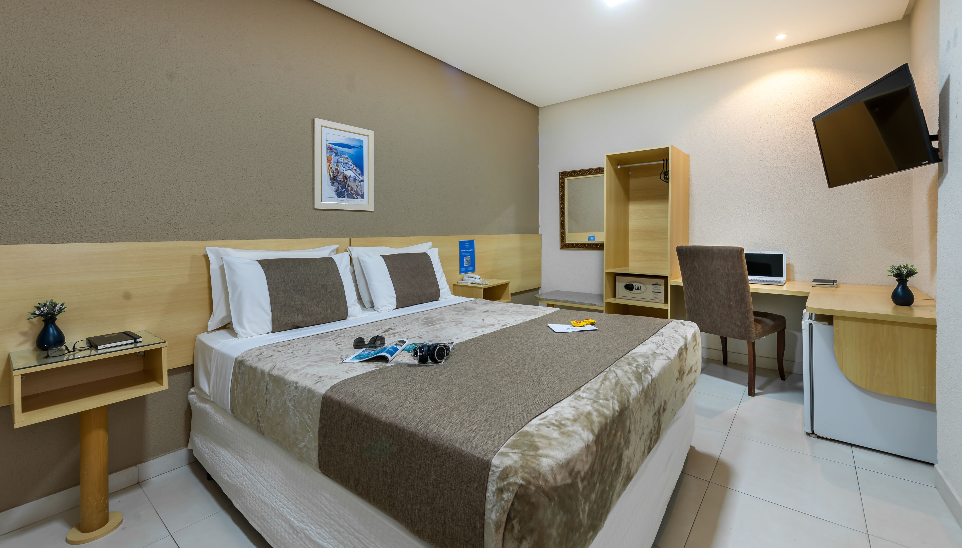 Superior-Zimmer, 1 Doppelbett | Allergikerbettwaren, Zimmersafe, Schreibtisch