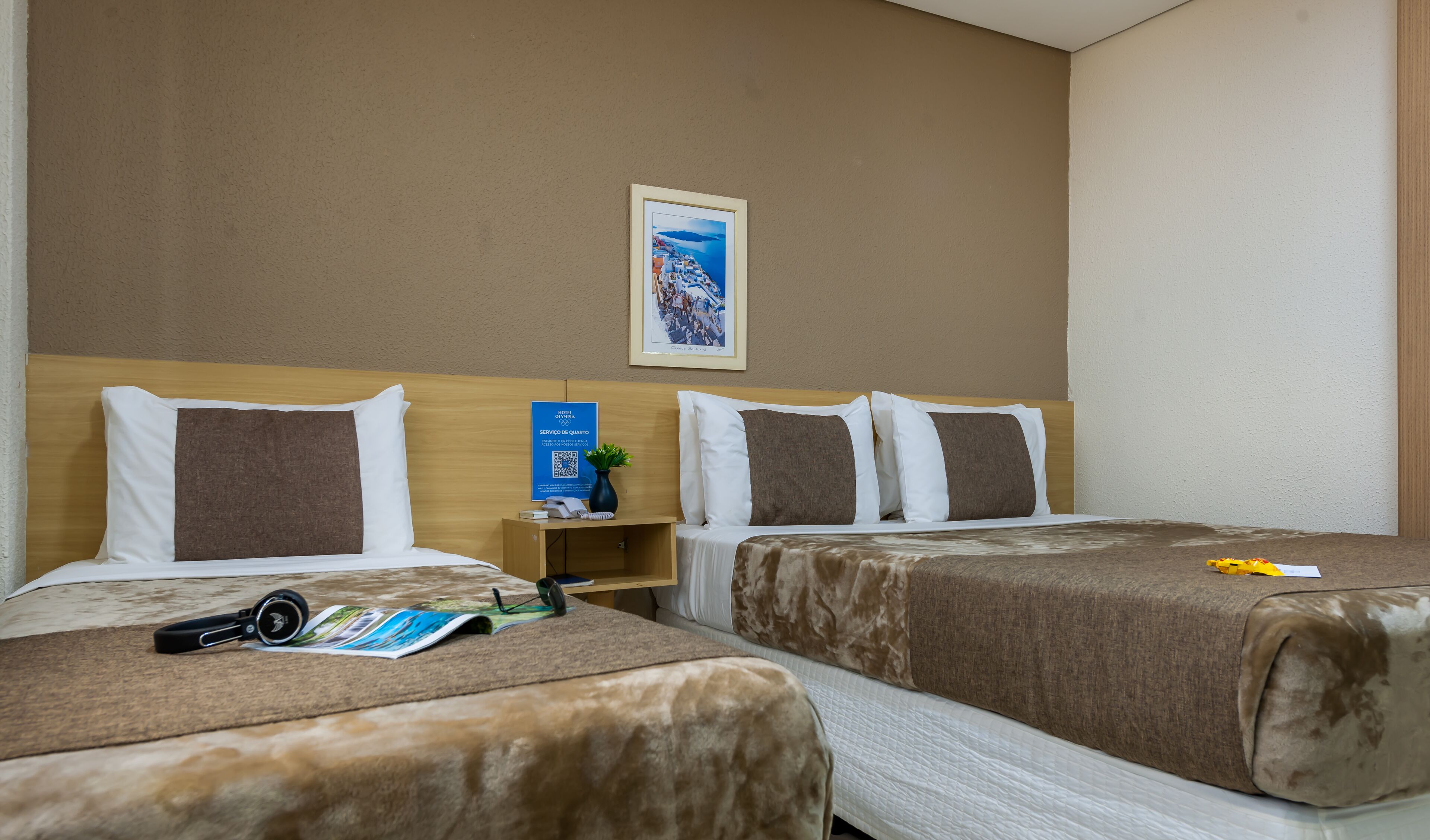 standard room (1 cama casal + 1 cama solteiro) | 1 bedroom, hypo-allergenic bedding, in-room safe, desk