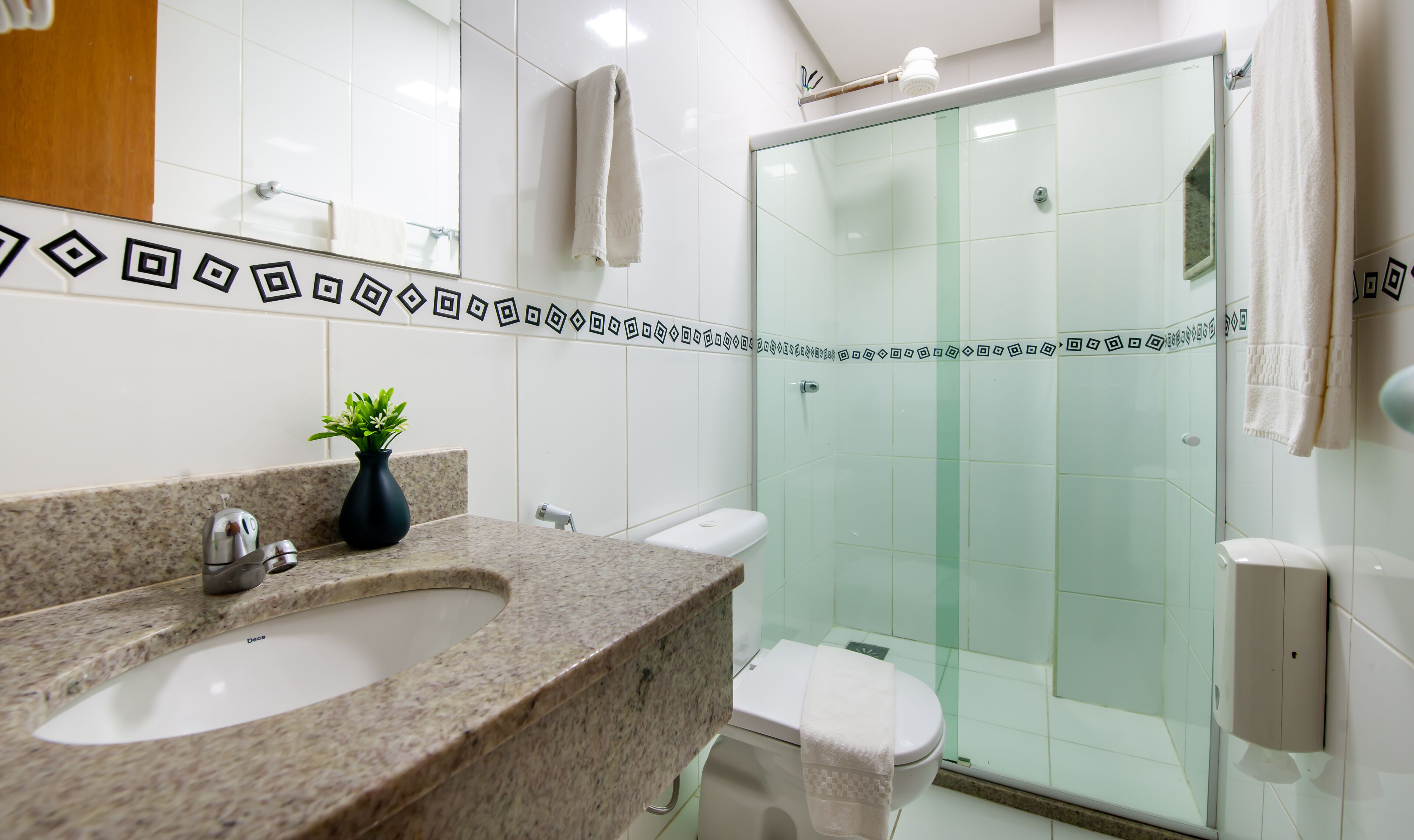 standard room, 2 single beds | bathroom | shower, free toiletries, hair dryer, towels