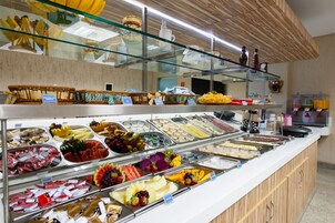 Desayuno buffet incluido todos los días 