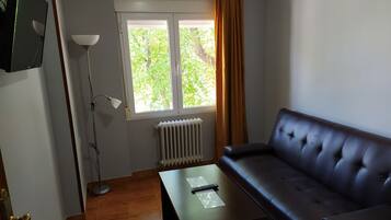 Bureau, rideaux occultants, lits pliants/supplémentaires, Wi-Fi gratuit